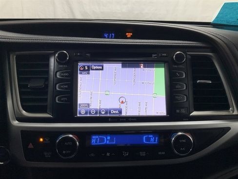 Used 2017 Toyota Highlander XLE image 31
