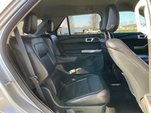 Used 2020 Ford Explorer XLT w/ Equipment Group 202A image 19