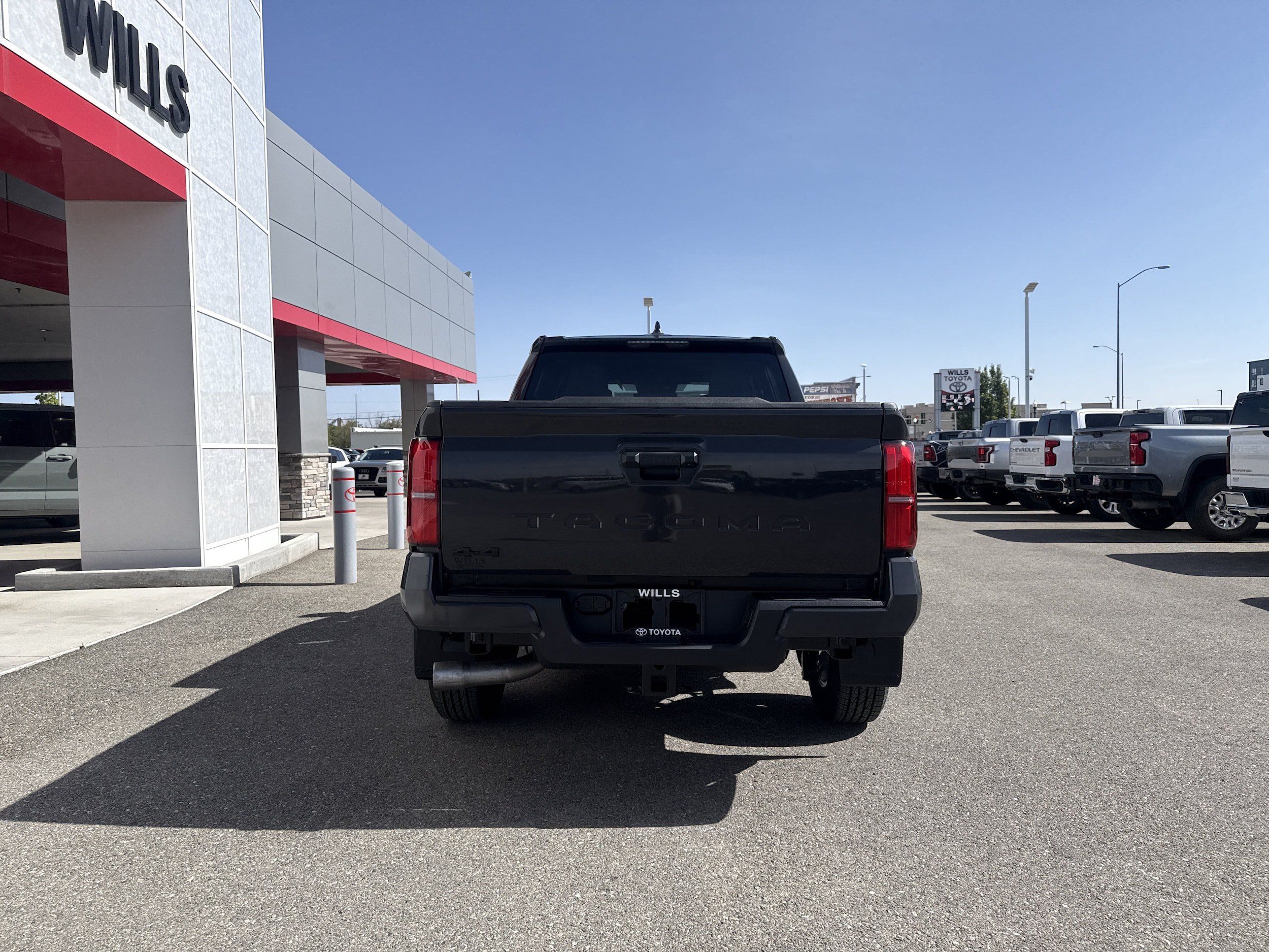 Used 2026 Toyota Tacoma SR5 AWD/4WD image 7
