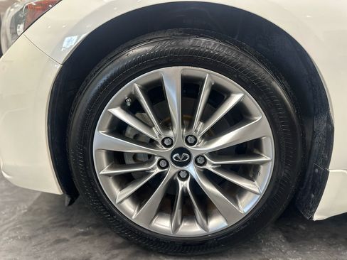 Used 2018 INFINITI Q50 Luxe w/ Essential Package (3.0T Luxe) image 11