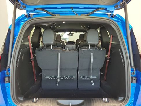 New 2027 Chrysler Pacifica Select AWD/4WD image 9