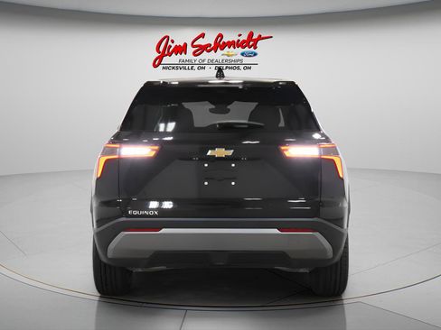 New 2026 Chevrolet Equinox LT w/ Convenience Package II FWD image 5