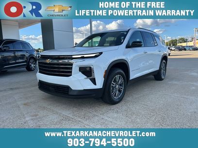 Used 2025 Chevrolet Traverse LT