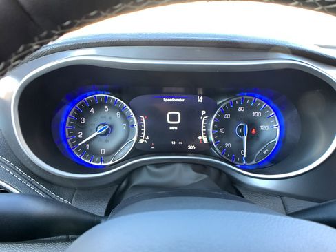 New 2026 Chrysler Pacifica Select AWD/4WD image 14