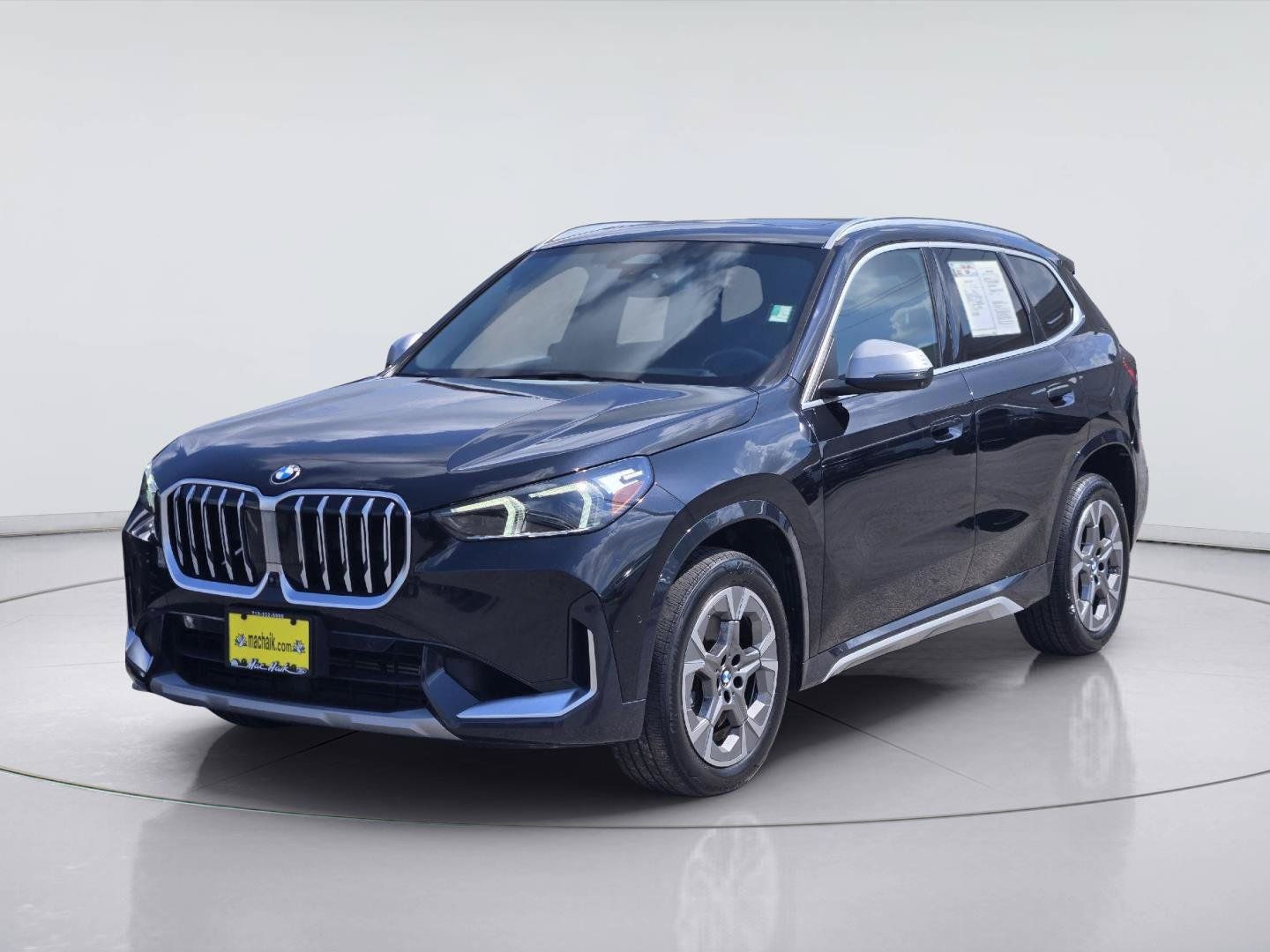 Used 2023 BMW X1 xDrive28i AWD/4WD image 1