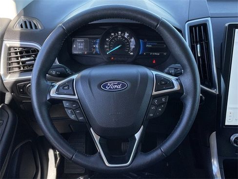 Used 2024 Ford Edge Titanium image 13