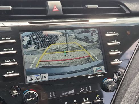 Used 2020 Toyota Camry XLE FWD image 28