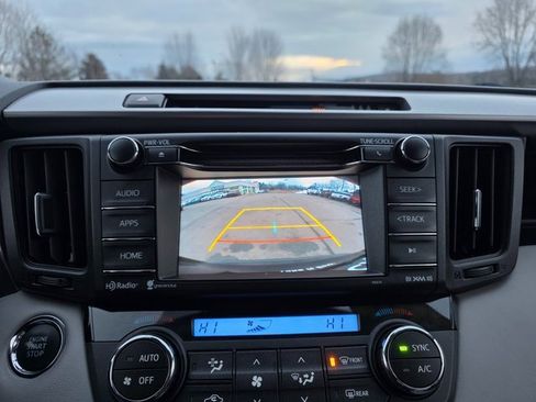 Used 2018 Toyota RAV4 XLE image 28