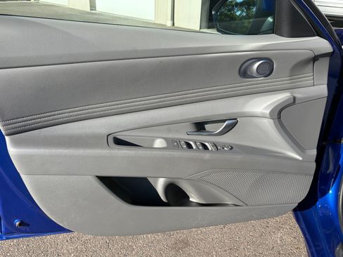 Used 2024 Hyundai Elantra SEL w/ Convenience Package FWD image 12