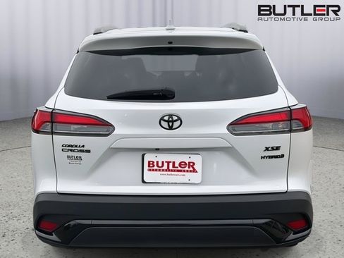 Used 2023 Toyota Corolla Cross AWD Hybrid w/ Convenience Package image 5