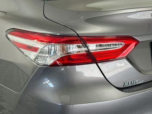 Used 2019 Toyota Camry LE FWD image 35