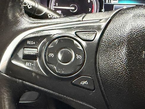 Used 2018 Buick Enclave Essence FWD image 29