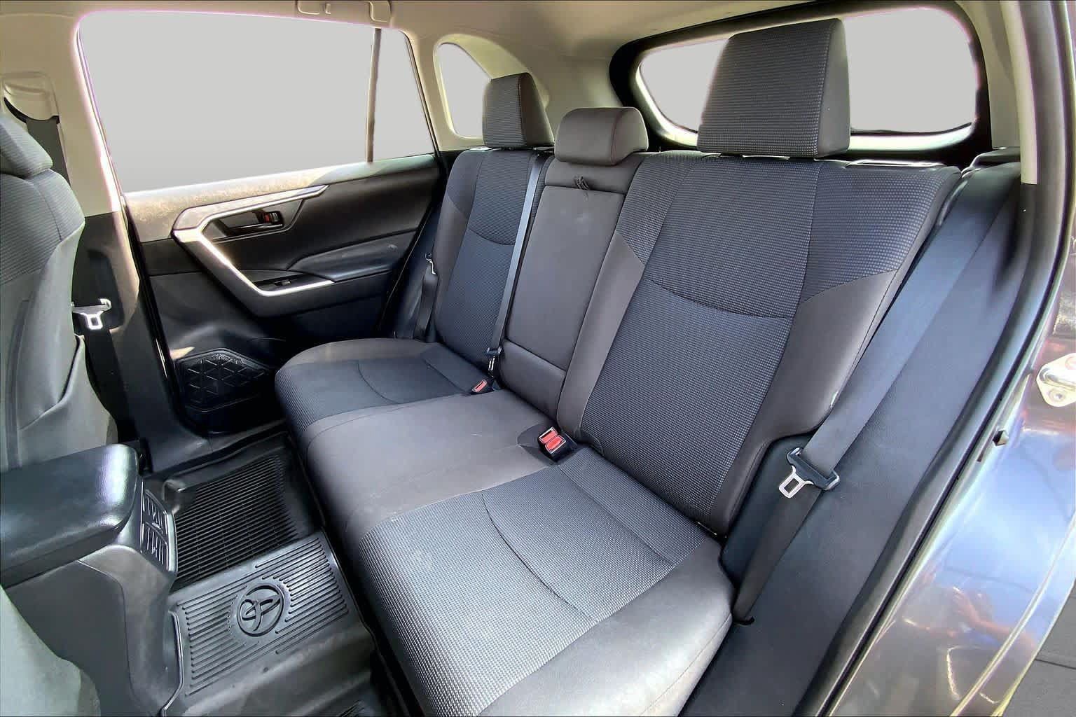 Used 2023 Toyota RAV4 LE FWD image 20