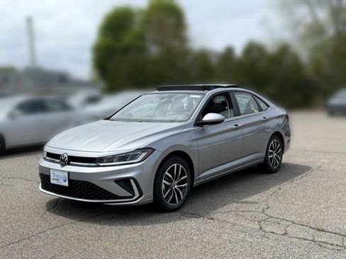 New 2026 Volkswagen Jetta SE FWD image 3