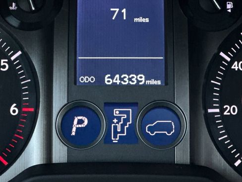 Used 2018 Lexus GX 460 Premium w/ Premium Package image 22