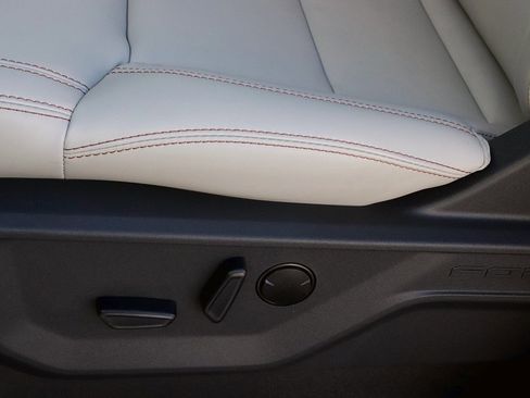 New 2025 Ford Expedition Active image 21