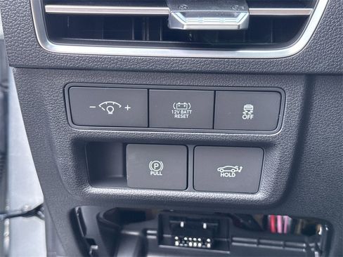 New 2025 Hyundai Sonata Limited image 13