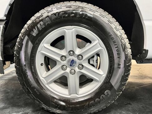Used 2025 Ford F150 Lariat AWD/4WD image 11