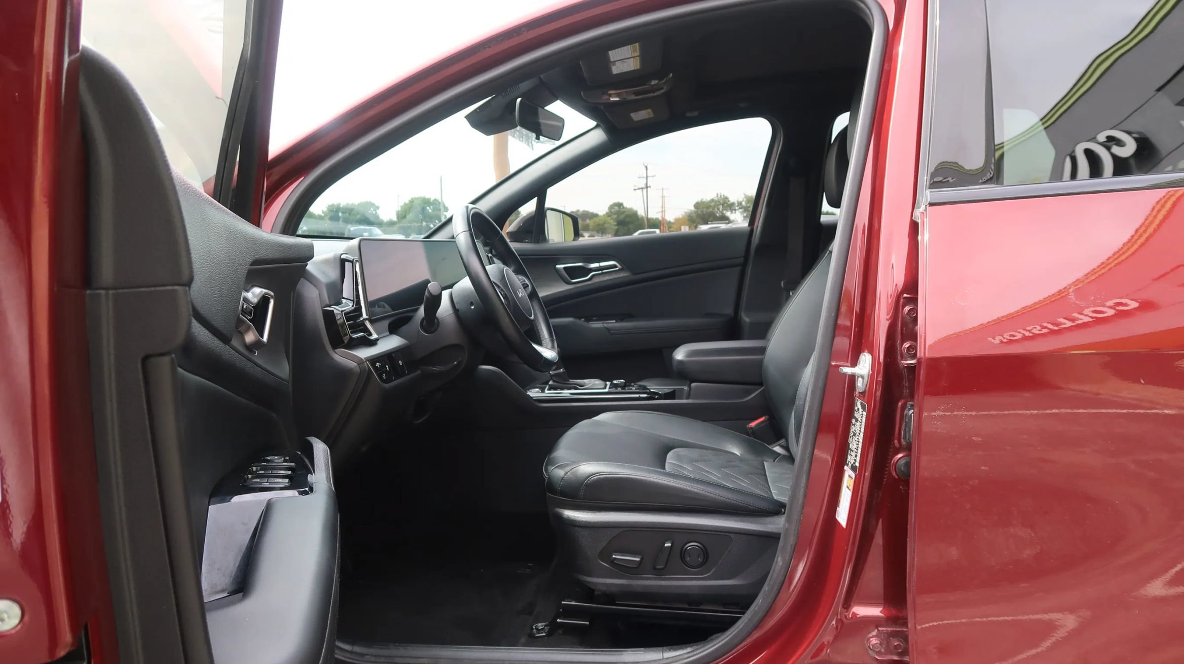 Used 2025 Kia Sportage X-Line w/ Premium Package AWD/4WD image 16