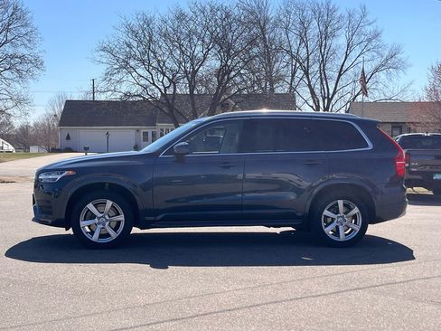 Used 2022 Volvo XC90 T6 Momentum image 5