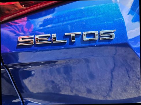 Used 2021 Kia Seltos S FWD image 27