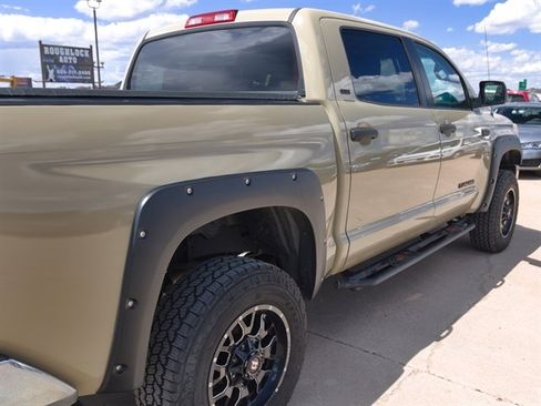 Used 2017 Toyota Tundra SR5 AWD/4WD image 10