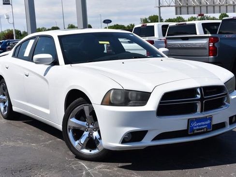 Used 2012 Dodge Charger SXT w/ Rallye Appearance Group RWD image 2