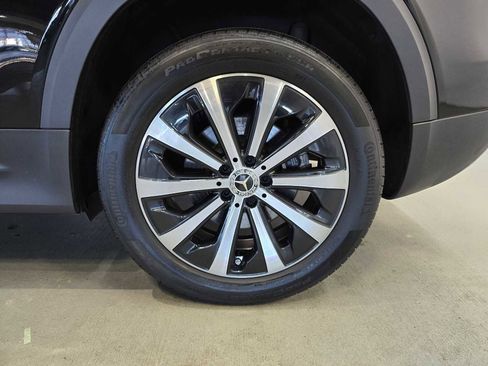 Used 2023 Mercedes-Benz GLB 250 GLB 250 w/ Premium Package image 8