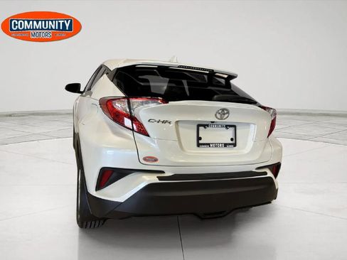 Used 2020 Toyota C-HR LE image 4