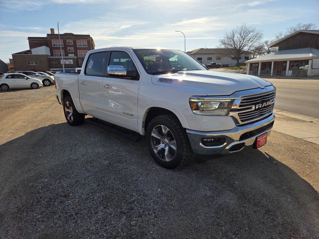 Used 2022 RAM 1500 Laramie AWD/4WD image 3
