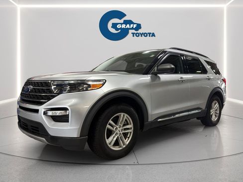 Used 2020 Ford Explorer XLT w/ Equipment Group 202A image 12