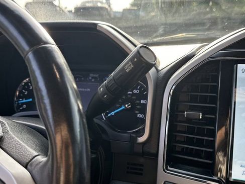 Used 2022 Ford F250 Lariat w/ Lariat Value Package image 31