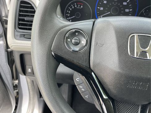 Used 2018 Honda HR-V LX image 13