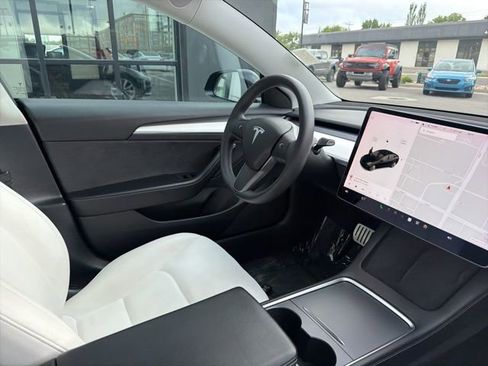 Used 2022 Tesla Model 3 Performance AWD/4WD image 13