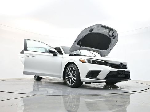 Used 2023 Honda Civic Touring image 38