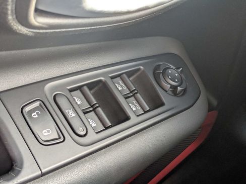 Used 2020 Jeep Renegade Trailhawk w/ Premium Leather Group AWD/4WD image 23