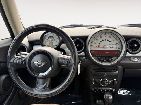 Used 2013 MINI Cooper Hardtop image 2