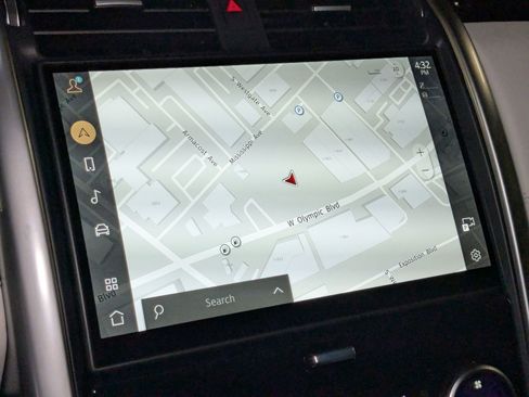 New 2025 Land Rover Discovery S image 14