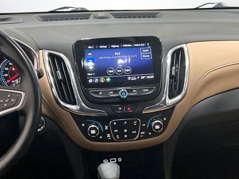 Used 2023 Chevrolet Equinox Premier image 9