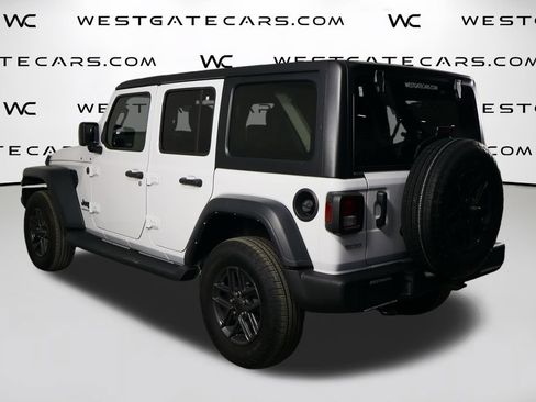Used 2024 Jeep Wrangler Unlimited Sport AWD/4WD image 38