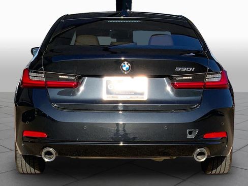 Used 2023 BMW 330i Sedan w/ Driving Assistance Package RWD image 9