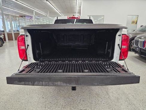 Used 2022 Chevrolet Colorado W/T w/ WT Convenience Package AWD/4WD image 32