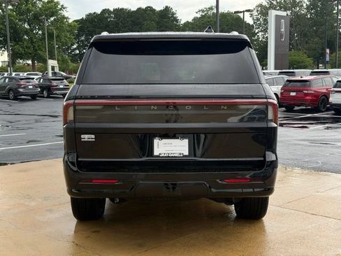 Used 2025 Lincoln Navigator Black Label AWD/4WD image 7