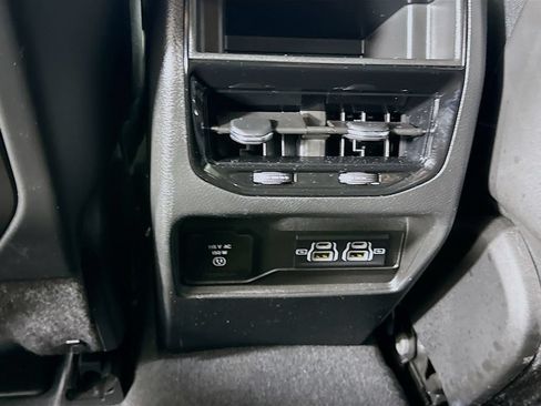 Used 2023 Jeep Grand Cherokee Laredo w/ Luxury Tech Group I AWD/4WD image 29
