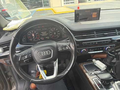 Used 2017 Audi Q7 3.0T Premium Plus w/ Premium Plus Package AWD/4WD image 4