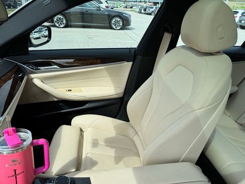 Used 2019 BMW 530i w/ Convenience Package image 12