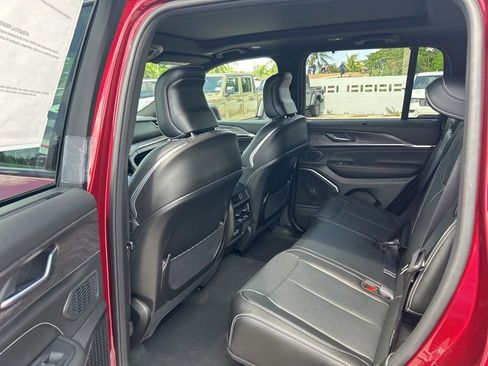 New 2025 Jeep Grand Cherokee Overland w/ Luxury Tech Group IV image 32