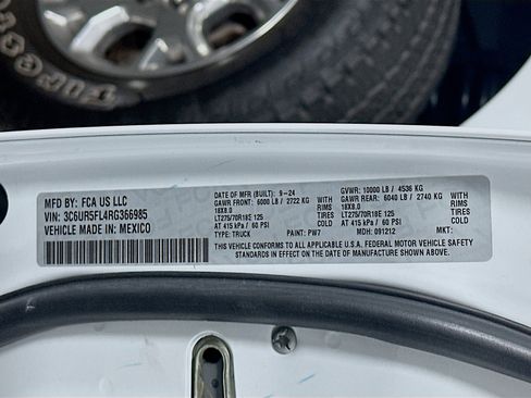 Used 2024 RAM 2500 Laramie image 12