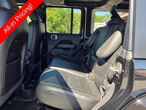 Used 2023 Jeep Wrangler Unlimited Sahara w/ Cold Weather Group AWD/4WD image 10
