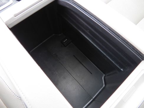 Used 2016 Toyota Highlander Limited image 27